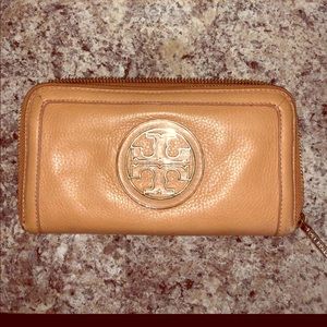 Tory Burch wallet